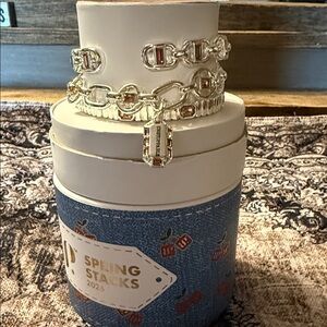 Link Charm Bracelet Set With Dangle Charm that reads “Unstoppable”